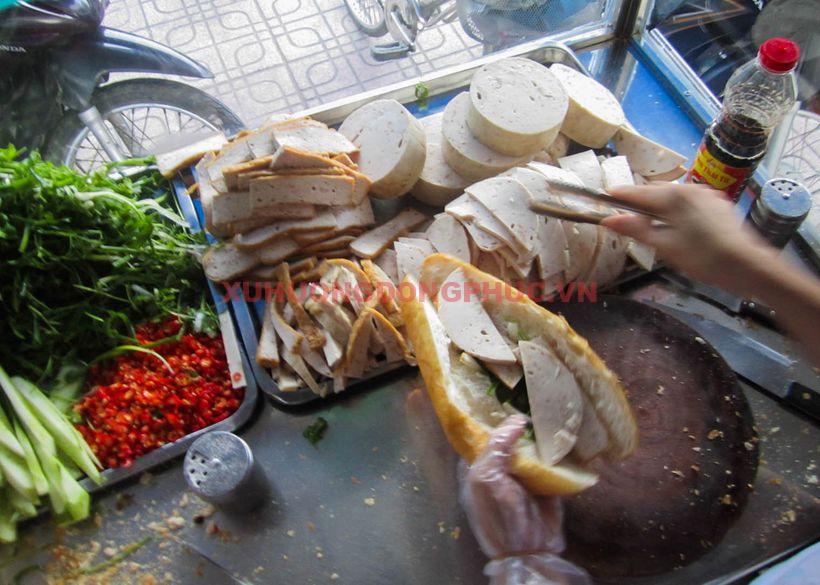 5 địa điểm bánh mì Nha Trang nổi tiếng nhất được dân mạng mách nhau Xu Hướng Đồng Phục - Hotline 0909124112 banh mi nha trang 06 1626695513